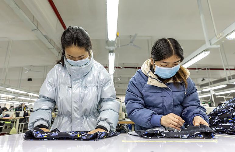 目前黔西县工业园区已有入园企业46家,产业布局以服装生产,电子产品